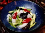 アスパラとイカ炒め（天津家庭料理 一味一厨）