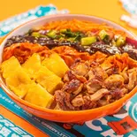 焼肉サクサクチキン2種盛りビビンバ（小馋猫烤肉拌饭(シャオチャンマオビビンバ)）