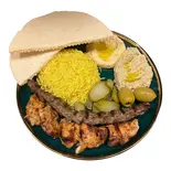ミックスグリルプレート / Mixed Grill Plate / مشاوي مشكلة مع أرز ومقبلات（アラベスク・レストラン＆カフェ / Arabesc Restaurant＆Cafe）