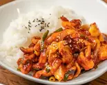 いいタコ炒め丼 Octopus Stir-fry Rice Bowl（ホンデポチャ名古屋大須店）