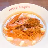 大人気!渡り蟹とモッツアレラチーズ、とろけるチーズのトマトクリームソース スパゲッティ(トラットリア シェ ラパン)