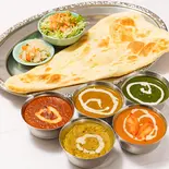 当店一番人気！選べるカレーナンセット(Choice of curry naan set)（ナマステ ネパール 板橋本町店）
