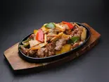 牛肉の四川風味鉄板焼く(铁板牛肉)（中華料理美山飯店）