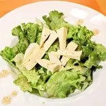 レタスとカマンベールのフレンチサラダ（カフェ アミューズ）