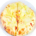 ガーリックチースナン Garlic Cheese Nan（グムティー ヒル インド ネパール レストラン＆バー）