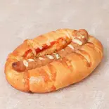 ソーセージパン（オイシイパンヤ）