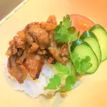 ベトナム風焼き豚飯（ビアホイチョップ）