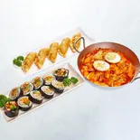野菜のり巻き＆トッポキ＆餃子セット/Rice Roll (Gimbap) ＆Tteokbokki＆Dumplings Set（DARSHAN Dinning）
