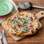 【和風ピザ】海苔香るしらすと大葉(おひとりさまピザ専門店 ピッツァフォルトゥーナ pizza fritta&pizza pizza fortuna)