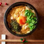 山盛りパクチー 親子丼   Coriander, Chicken＆Egg Rice Bowl（親子丼専門店 猪爪 札幌店）