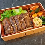 黒毛和牛上カルビ弁当 ～特製焼肉タレ～（焼肉 飛車角 横浜天理ビル店）