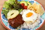 【NEW】ロコモコプレートハワイ風（本場のウクライナ料理 ココロゴトカフェ）