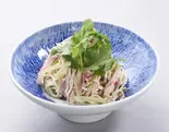 干し豆腐と香菜のサラダ（大連餃子基地DALIAN ららぽーと海老名店）
