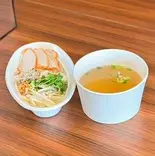 センレック・ナーム タイ式汁ラーメン Thin Rice Noodle Soup（タイレストラン アロイ）