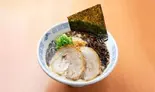 【香りが食欲をそそる！】【黒】博多豚骨らーめん〈替え玉無料＆薬味無料〉/Black Hakata Tonkotsu Ramen（博多ラーメン 一心堂）