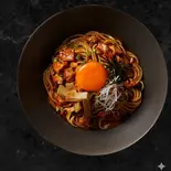 酸味と辛味のピリ辛まぜそば【大盛(麺2倍)】卵黄あり（Harukiん家）