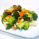 ブロッコリーのさっぱり塩炒め（串門‐創作中国料理）