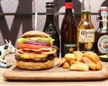 パンチェッタチーズバーガー Bacon Cheese Burger（THE BUTCHER）