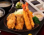 【クリーミー&プリプリ】牡蠣フライ&大海老フライ弁当(こだわりとんかつ 神楽 墨田)