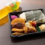 よくばり弁当(お茶付)(ポテカラ屋)