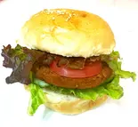 VEG BURGER / ベジタリアンバーガー（HABIBI FRIED CHICKEN）