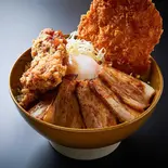 炙り豚バラ鶏から丼（うまかもん）