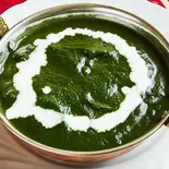 ほうれん草チーズカレー Spinach ＆ Cheese Curry（アジアンキッチンアーリヤ）