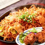 スタミナホルモン焼きそば&から揚げ(3個)セット(ホルモン焼きそば おとうちゃん 黄金町店)