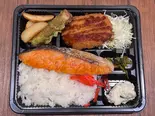 海苔鮭弁当(根室食堂 尾山台店)