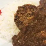 ハンバーグ牛すじ入り辛口カレーライス(カレー那古屋)