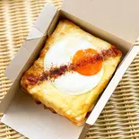 クロックマダム（パン屋むつか堂 薬院本店）