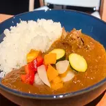 牛テール＆季節野菜ピクルスのカレー（【牛テールカレー専門店】くさのね劇場）