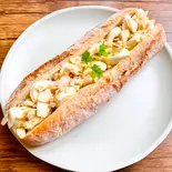 クリームチーズとはちみつナッツ（パンとスープ。Cafe Karanos[カラノス]）