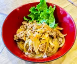牛丼じゃない焼き牛肉丼(餃子工房 ちびすけ 阿倍野橋店)