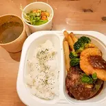 ミニヘレカツ＆ハンバーグセット（メーメのイタめし家）