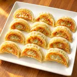 焼き餃子盛り合わせB (12個)(【餃子×四川料理専門店】餃子麻辣酒場 新橋駅前店)