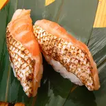 あぶりとろサーモン2個(黒酢の寿司京山)