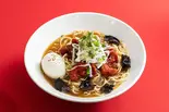 ホットチキンラーメン Hot Chicken Ramen（鶏白湯ラーメン 鳥やま）