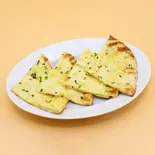 ガーリックチーズナン Garlic & Cheese Naan(ヒマンス HIMANSU Indian Restaurant and Bar)