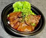 ロース丼（鶏と牛の焼肉店 五分五分）