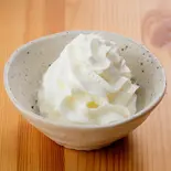 【別添え】ホイップクリーム（チーズケーキは飲みもの。まるまるチーズケーキ）
