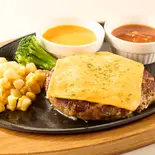 【150】チェダーチーズハンバーグ ガーリックトマトソース(ココス 草加松江店)
