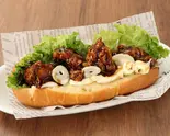 ブラックガーリックチキンドッグBlack Garlic Fried Chicken Hot Dog(韓国クリスピーチキン&HOTドッグ チキンモッコパ 巣鴨北口駅前店)
