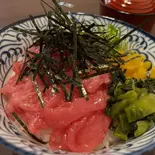 本マグロ中トロ中落ち丼（小料理 うな昌）