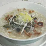 ピータンおかゆ（鴻運食房）
