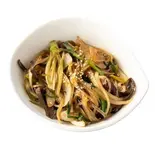 辛口チャプチェ(青唐辛子入り)(Spicy Korean stir-fried glass noodles)（韓国料理＆焼肉 小山ホルモン）