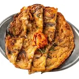 海鮮チヂミ(8枚入り)(Korean seafood pancake)（韓国料理＆焼肉 小山ホルモン）