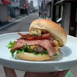 覚王山ベーコンチーズバーガー"Kakuozan Bacon Cheese"Burger（BlackPooL Hamburger）