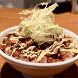アタマ2倍炙りチャーシュー丼 Double Diced broiled CHARーSIU(pork) bowl(ラーメン大戦争 神田店)