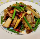 自家製燻肉と香干炒め(国産豚)（味香閣）